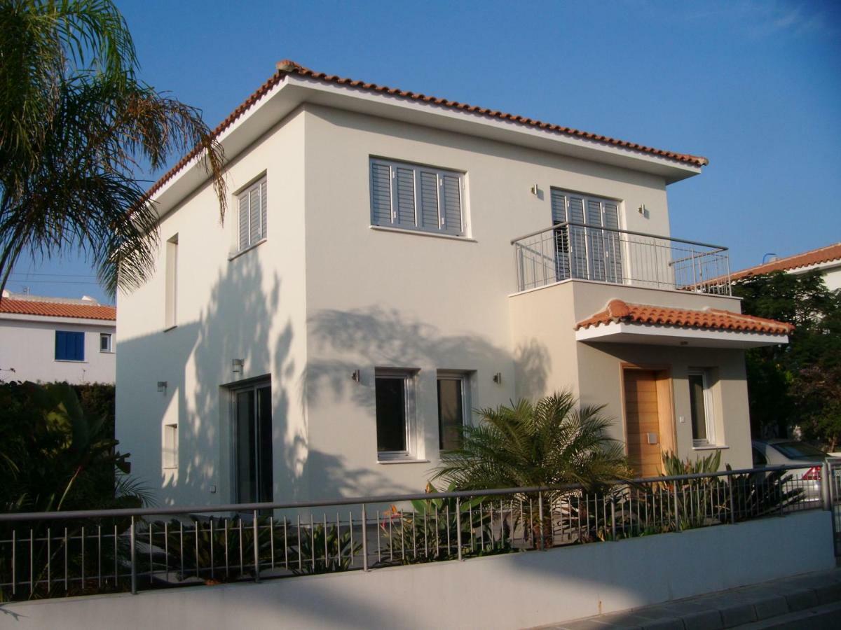 Family Home Protarász Kültér fotó